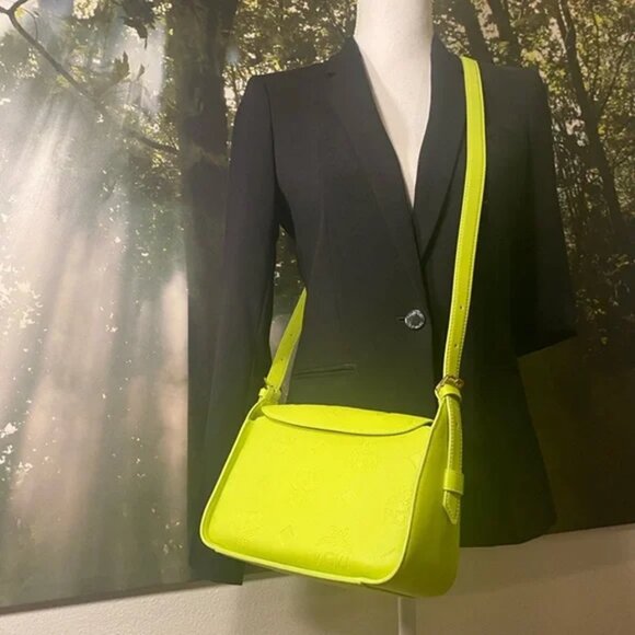 NWT MCM Aren Flap Hobo Bag in Embossed Monogram Leather - Picture 12 of 15